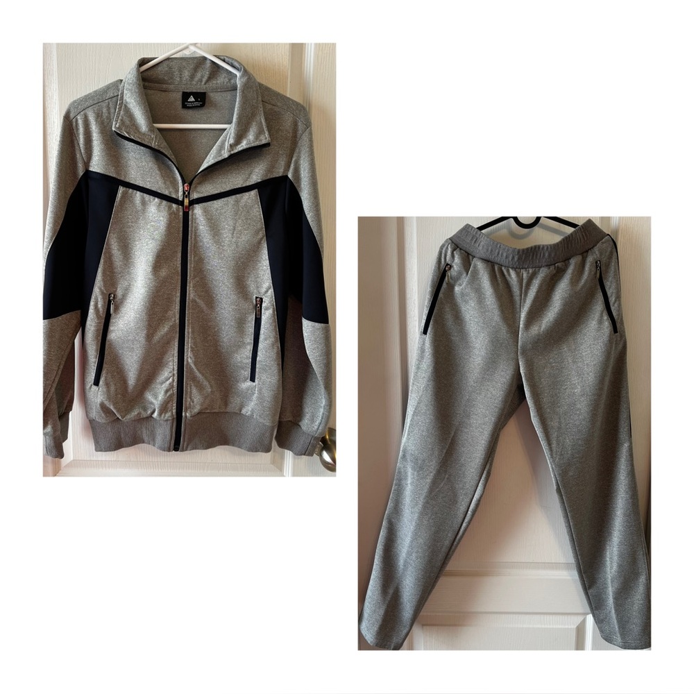 ❤️SOLD❤️ Men’s or Young Men’s Tracksuit, Size Small, 2 piece